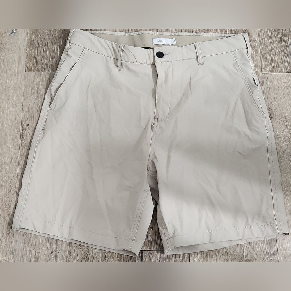 Onia men’s shorts size 32 khaki 360 stretch short